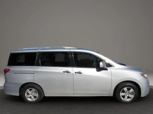2016 Nissan Quest SV