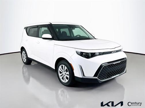 Snow White Pearl 2023 Kia Soul LX