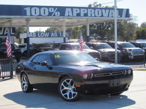 2016 Dodge Challenger SXT