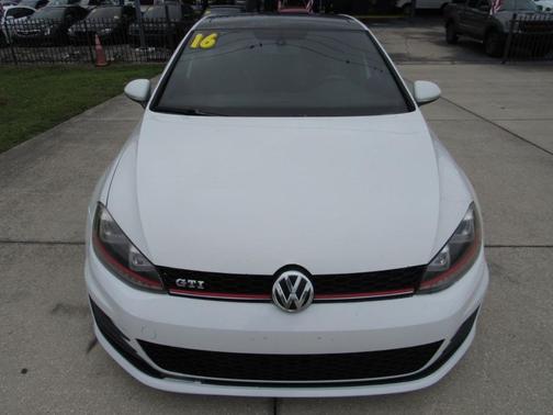2016 Volkswagen Golf GTI 2.0T SE 4-Door