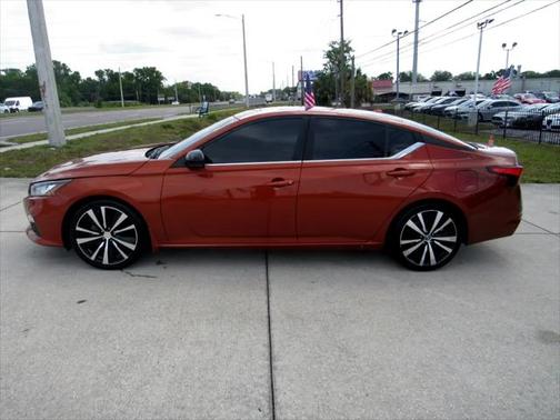 2021 Nissan Altima SR FWD