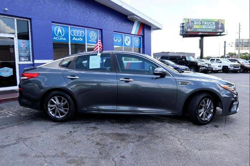 2020 Kia Optima LX