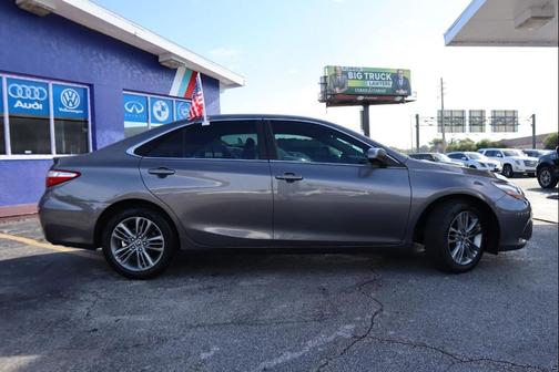 2016 Toyota Camry SE w/Special Edition Pkg