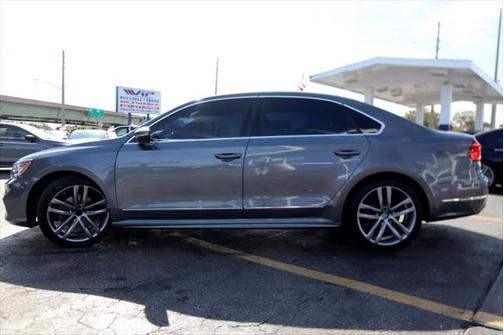 2016 Volkswagen Passat 1.8T R-Line