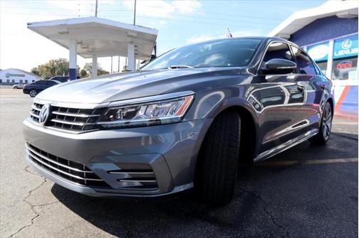 2016 Volkswagen Passat 1.8T R-Line