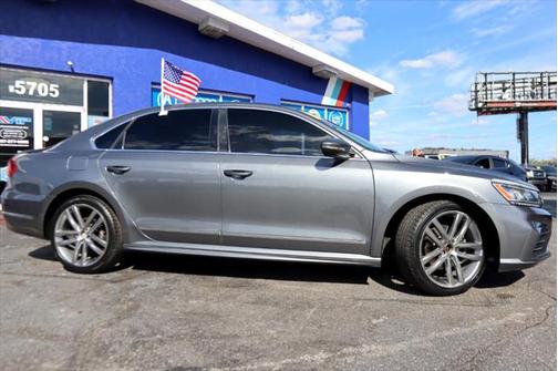 2016 Volkswagen Passat 1.8T R-Line