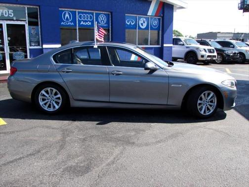 2015 BMW 528 4dr Sdn 528i RWD