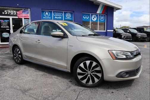 2013 Volkswagen Jetta Hybrid SEL Premium