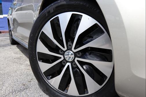 2013 Volkswagen Jetta Hybrid SEL Premium