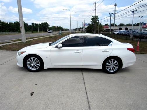 2015 INFINITI Q50 Premium