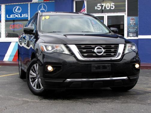 2019 Nissan Pathfinder SL