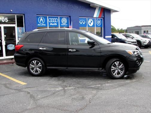 2019 Nissan Pathfinder SL