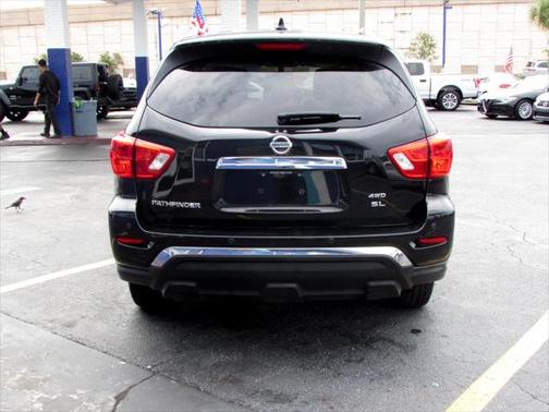 2019 Nissan Pathfinder SL