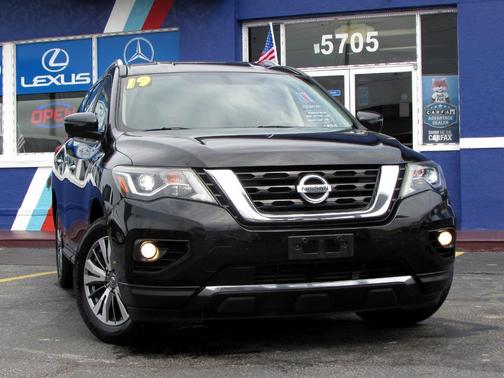 2019 Nissan Pathfinder SL