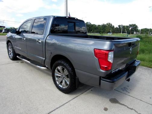 2018 Nissan Titan SV