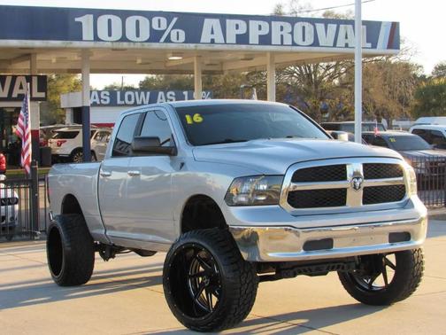 2016 RAM 1500 SLT
