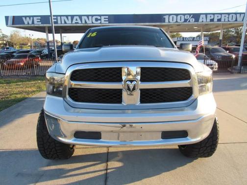 2016 RAM 1500 SLT