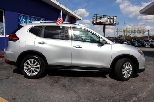 2017 Nissan Rogue SV