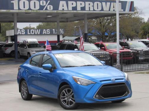 2019 Toyota Yaris Sedan XLE