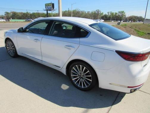 2017 Kia Cadenza Premium