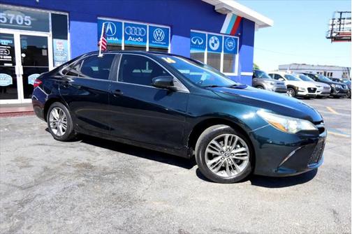 2016 Toyota Camry SE w/Special Edition Pkg