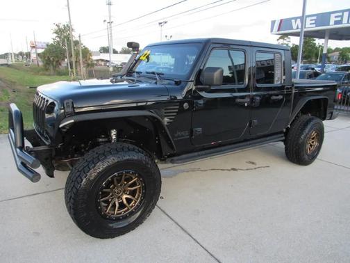 Black Clearcoat 2022 Jeep Gladiator Sport