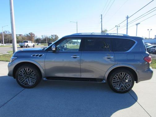 2016 INFINITI QX80 Base