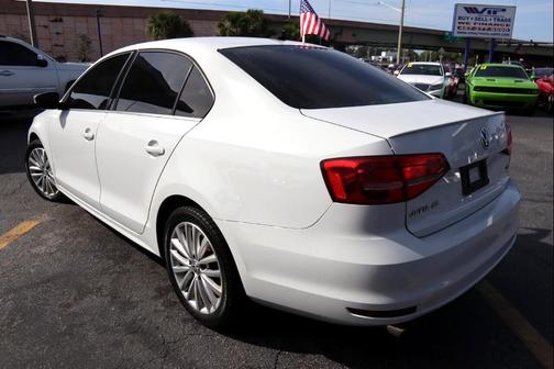 2015 Volkswagen Jetta Auto SE w/Connectivity/Navigation