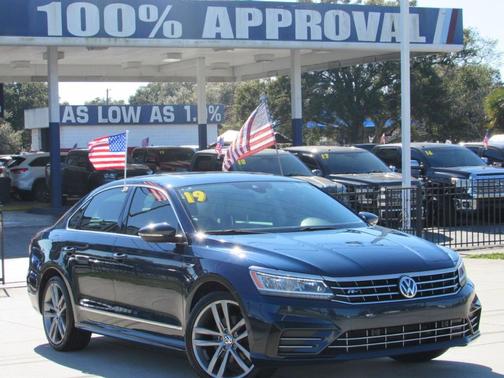 2019 Volkswagen Passat 2.0T R-Line