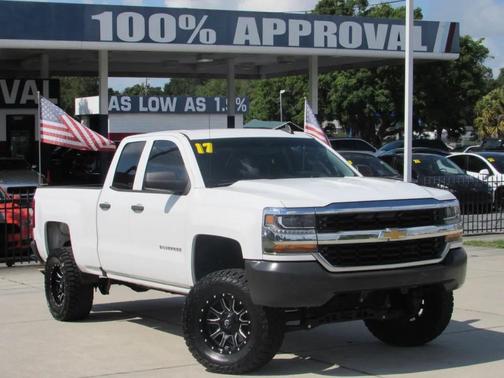 Summit White 2017 Chevrolet Silverado 1500 WT