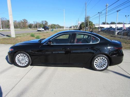 2021 Alfa Romeo Giulia Base