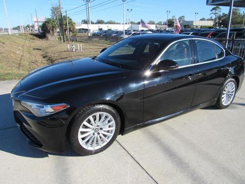 2021 Alfa Romeo Giulia Base