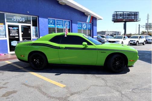 2017 Dodge Challenger SXT