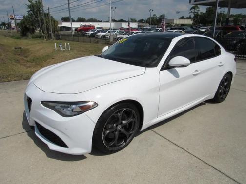 Alfa White 2017 Alfa Romeo Giulia Ti