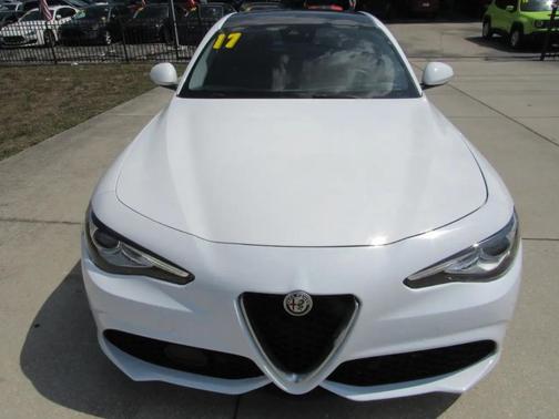 Alfa White 2017 Alfa Romeo Giulia Ti