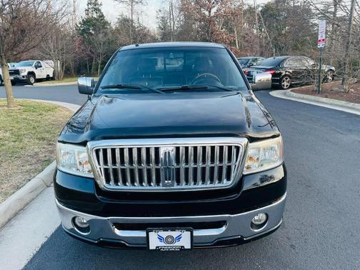Photo 4 of 32 of 2007 Lincoln Mark LT 