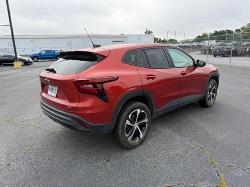 Orange Metallic 2024 Chevrolet Trax 1RS