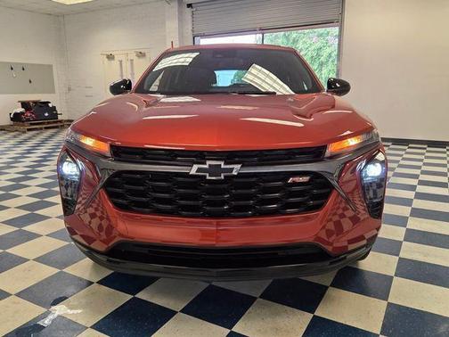 Orange Metallic 2024 Chevrolet Trax 1RS