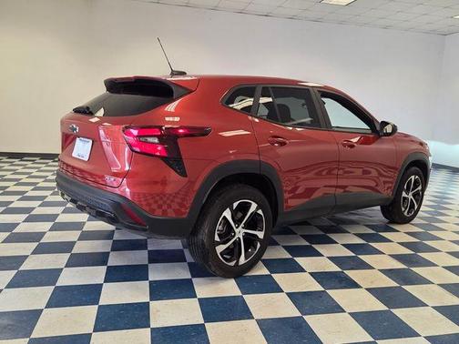 Orange Metallic 2024 Chevrolet Trax 1RS