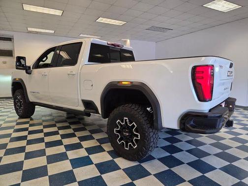 Summit White 2024 GMC Sierra 2500 AT4X