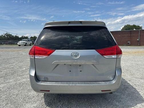 Silver Sky Metallic 2013 Toyota Sienna XLE
