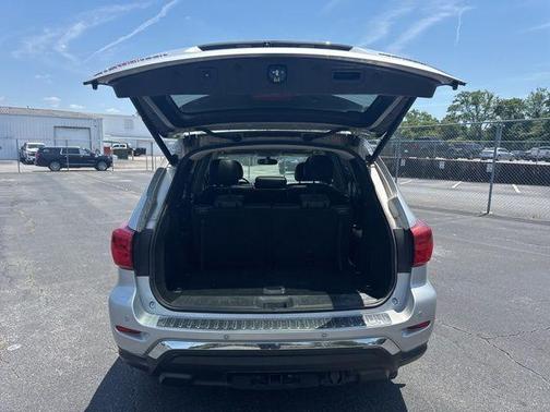 Brilliant Silver Metallic 2019 Nissan Pathfinder Platinum