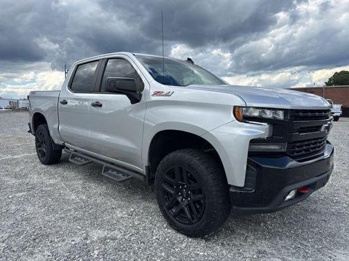 Silver Ice Metallic 2021 Chevrolet Silverado 1500 LT Trail Boss