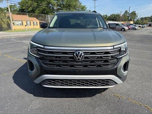 Avocado Green 2024 Volkswagen Atlas 2.0T Peak Edition SE w/Technology