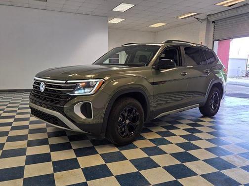 Avocado Green 2024 Volkswagen Atlas 2.0T Peak Edition SE w/Technology