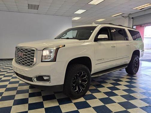 Summit White 2018 GMC Yukon XL SLT