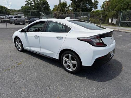 Summit White 2018 Chevrolet Volt LT