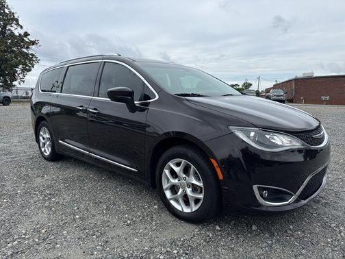 Cordovan 2018 Chrysler Pacifica Touring-L Plus