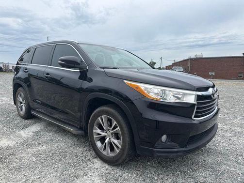 Attitude Black Metallic 2014 Toyota Highlander XLE
