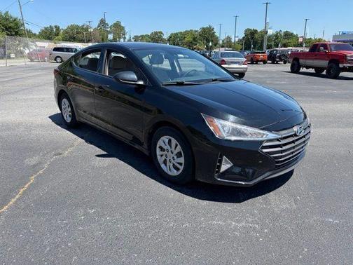 Phantom Black 2020 Hyundai ELANTRA SE